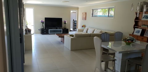 Arlia Sands Apartments - New South Wales Tourism  0