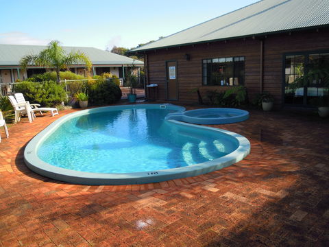 Tree Top Walk Motel - New South Wales Tourism  1
