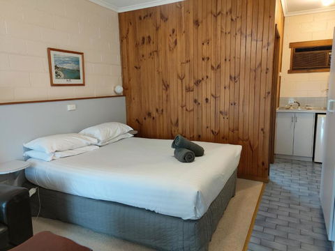 Yarragon Motel - New South Wales Tourism  4