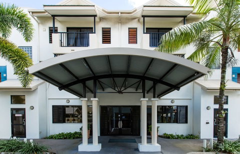 Cairns Queens Court - New South Wales Tourism  1