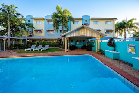 Cairns Queens Court - New South Wales Tourism  6
