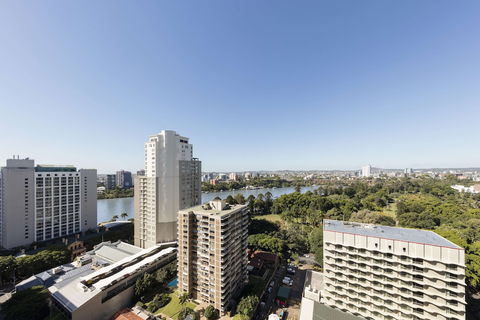 Oaks Brisbane On Margaret Suites - New South Wales Tourism  1
