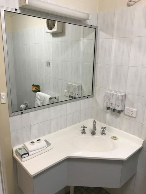Orange Motor Lodge - New South Wales Tourism  5
