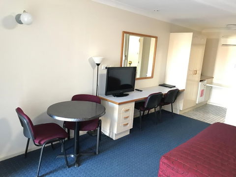 Orange Motor Lodge - New South Wales Tourism  3