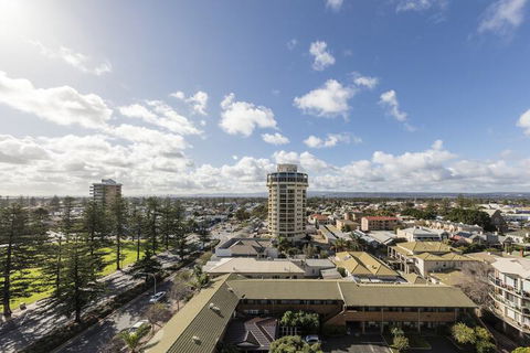 Oaks Glenelg Liberty Suites - New South Wales Tourism  3