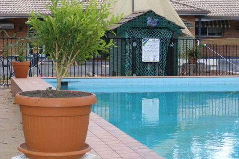 Matthew Flinders Motor Inn - New South Wales Tourism  5