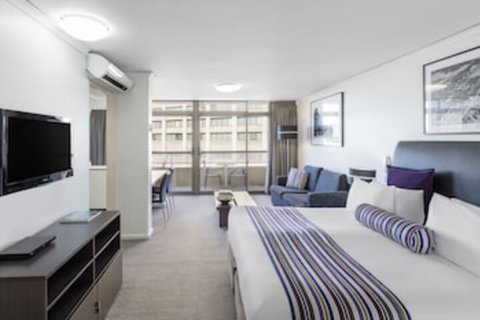 Oaks Sydney Hyde Park Suites - New South Wales Tourism  0