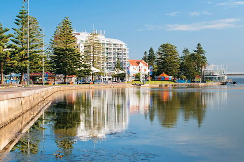 Oaks The Entrance Waterfront Suites - New South Wales Tourism  5