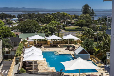 Oaks The Entrance Waterfront Suites - New South Wales Tourism  4