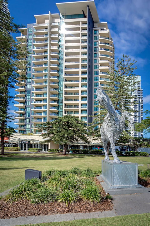 Mantra Broadbeach On The Park - New South Wales Tourism  0