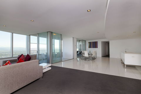 Q1 Resort & Spa - New South Wales Tourism  3
