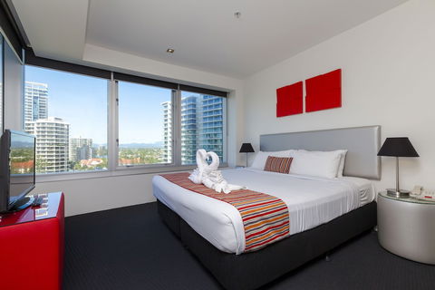 Q1 Resort & Spa - New South Wales Tourism  6