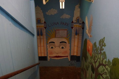 Maze Backpackers - New South Wales Tourism  3