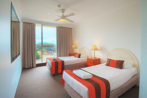 Golden Sands Apartments - New South Wales Tourism  4
