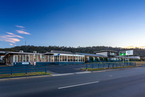 Beachfront At Bicheno - New South Wales Tourism  0