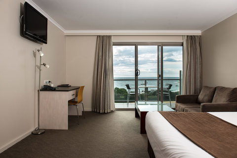 Beachfront At Bicheno - New South Wales Tourism  5