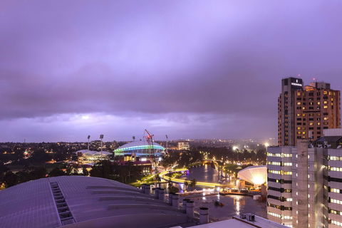 Oaks Adelaide Embassy Suites - New South Wales Tourism  5