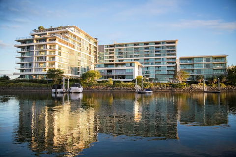 ULTIQA Freshwater Point Resort - New South Wales Tourism  1