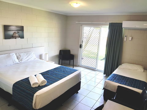 Cardwell Beachcomber Motel And Tourist Park - New South Wales Tourism  3