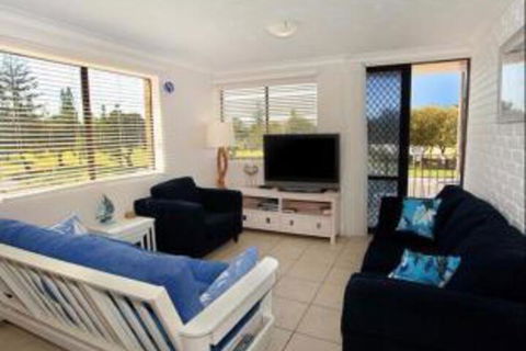 Pacific 1 / 103 - New South Wales Tourism  3