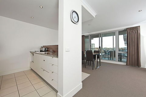 Accommodate Canberra - The Avenue - New South Wales Tourism  6