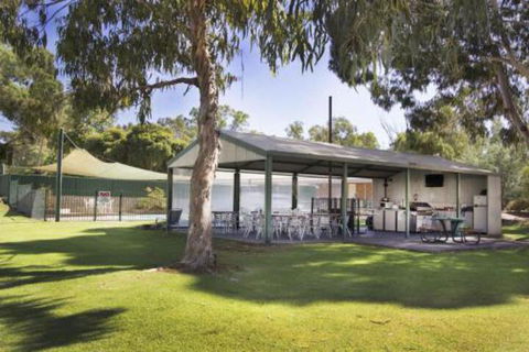 Early Settlers Motel Tocumwal - New South Wales Tourism  4