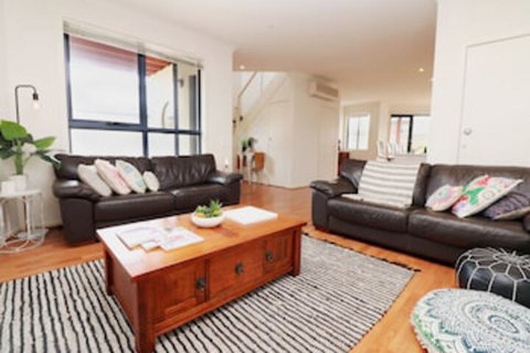 Ocean Whispers Cowes - Rejuvenate Stays - New South Wales Tourism  0