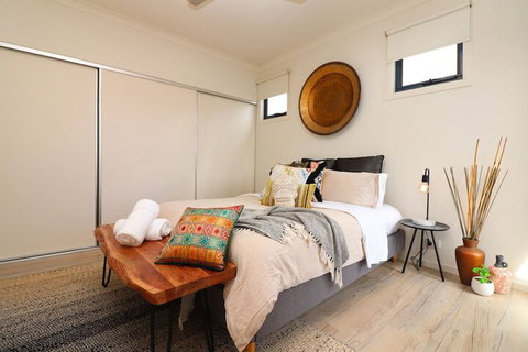 Ocean Whispers Cowes - Rejuvenate Stays - New South Wales Tourism  4