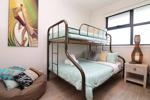 Ocean Whispers Cowes - Rejuvenate Stays - New South Wales Tourism  5