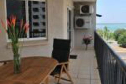 Inner City Cardona Court Apartment - New South Wales Tourism  0