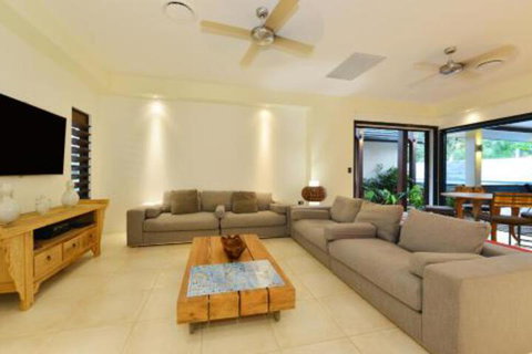 Mana Moana Beachfront Estate Port Douglas - New South Wales Tourism  3
