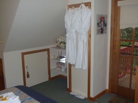 Mountain Lodge - New South Wales Tourism  4