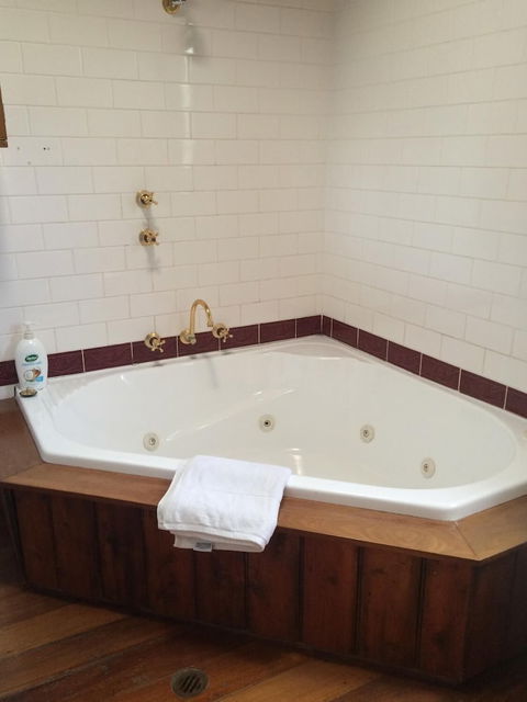 Daly View Bed & Breakfast - New South Wales Tourism  2