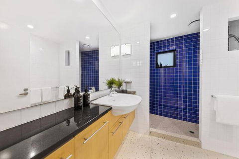 Noosa Court 3 - New South Wales Tourism  3