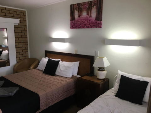 Guyra Motor Inn - New South Wales Tourism  5