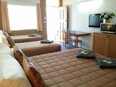 Guyra Motor Inn - New South Wales Tourism  4