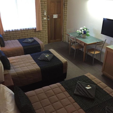 Guyra Motor Inn - New South Wales Tourism  3