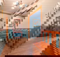 Birds 'n' Bloom Cottages - New South Wales Tourism 