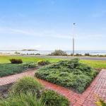 By The Sea Franklin Beachfront Apartment WiFi - New South Wales Tourism  0