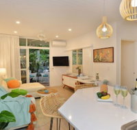 Retro Port Douglas - New South Wales Tourism 