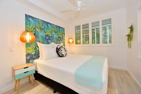 Retro Port Douglas - New South Wales Tourism  6