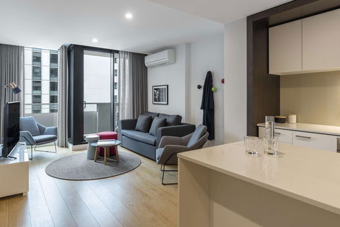 Oaks Melbourne Southbank Suites - New South Wales Tourism  4