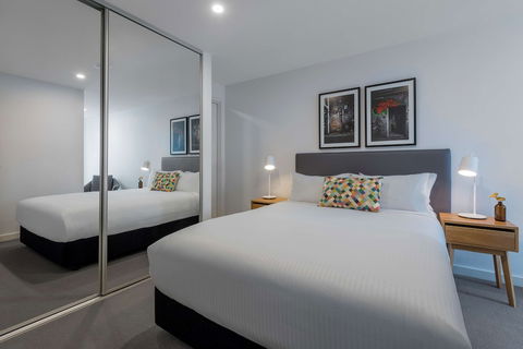 Oaks Melbourne Southbank Suites - New South Wales Tourism  5