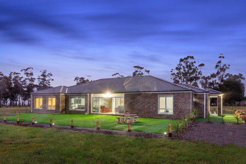 Bulla Hill Villas- Melbourne Airport - New South Wales Tourism  3