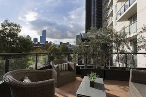 Platinum Apartments On Whiteman St - New South Wales Tourism  0