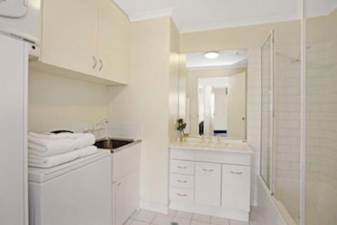 Platinum Apartments On Whiteman St - New South Wales Tourism  7