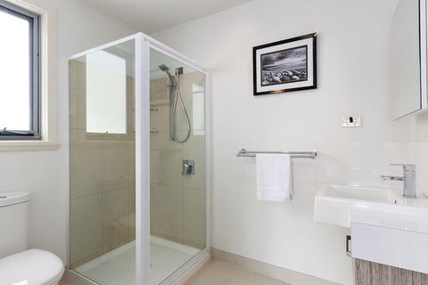 170 Hazards View Unit 2 - New South Wales Tourism  5