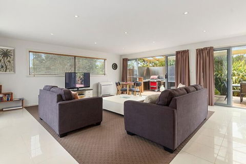 170 Hazards View Unit 2 - New South Wales Tourism  3