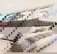 Whitehorse Apartment Hotel - New South Wales Tourism 