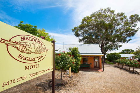 Maldons Eaglehawk Motel - New South Wales Tourism  2